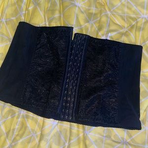 Waist trainer